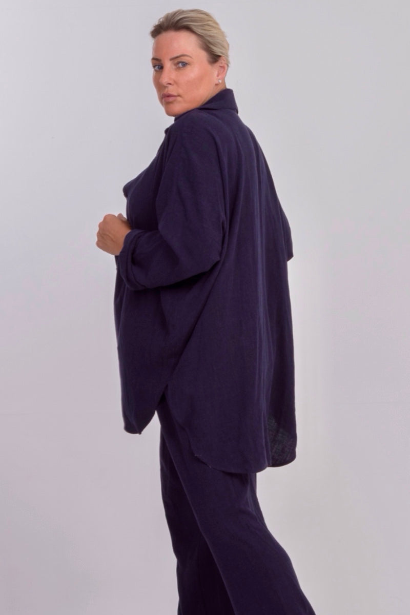 THE SOHO OVERSIZED SHIRT IN NAVY LINEN BLEND