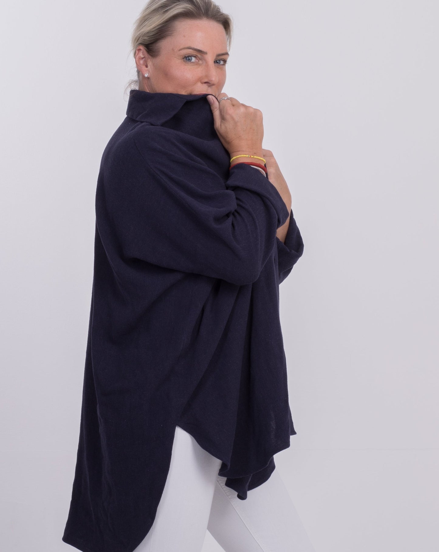 THE SOHO OVERSIZED SHIRT IN NAVY LINEN BLEND
