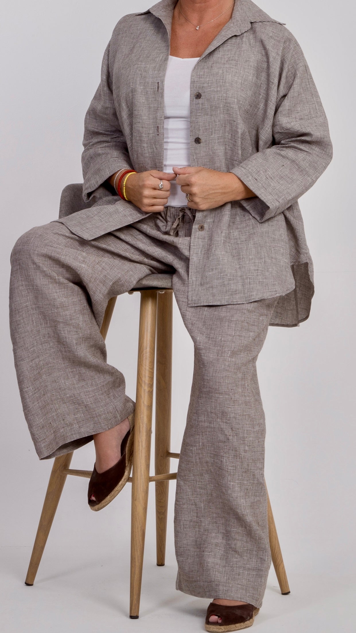 THE SOHO LINEN ENSEMBLE - COFFEE AND IVORY CHECK