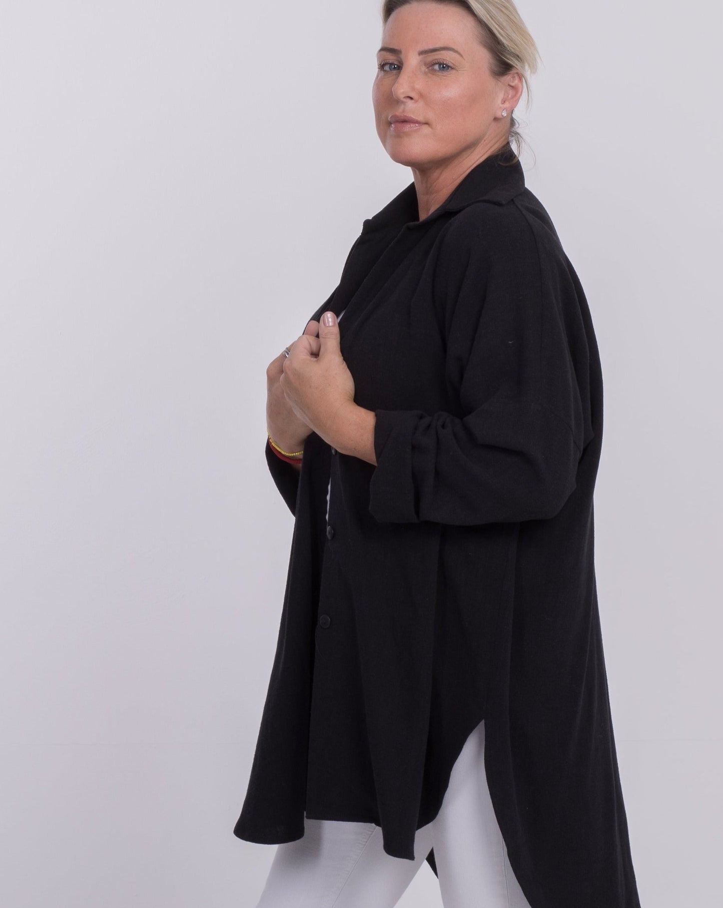 THE SOHO OVERSIZED SHIRT IN BLACK LINEN BLEND