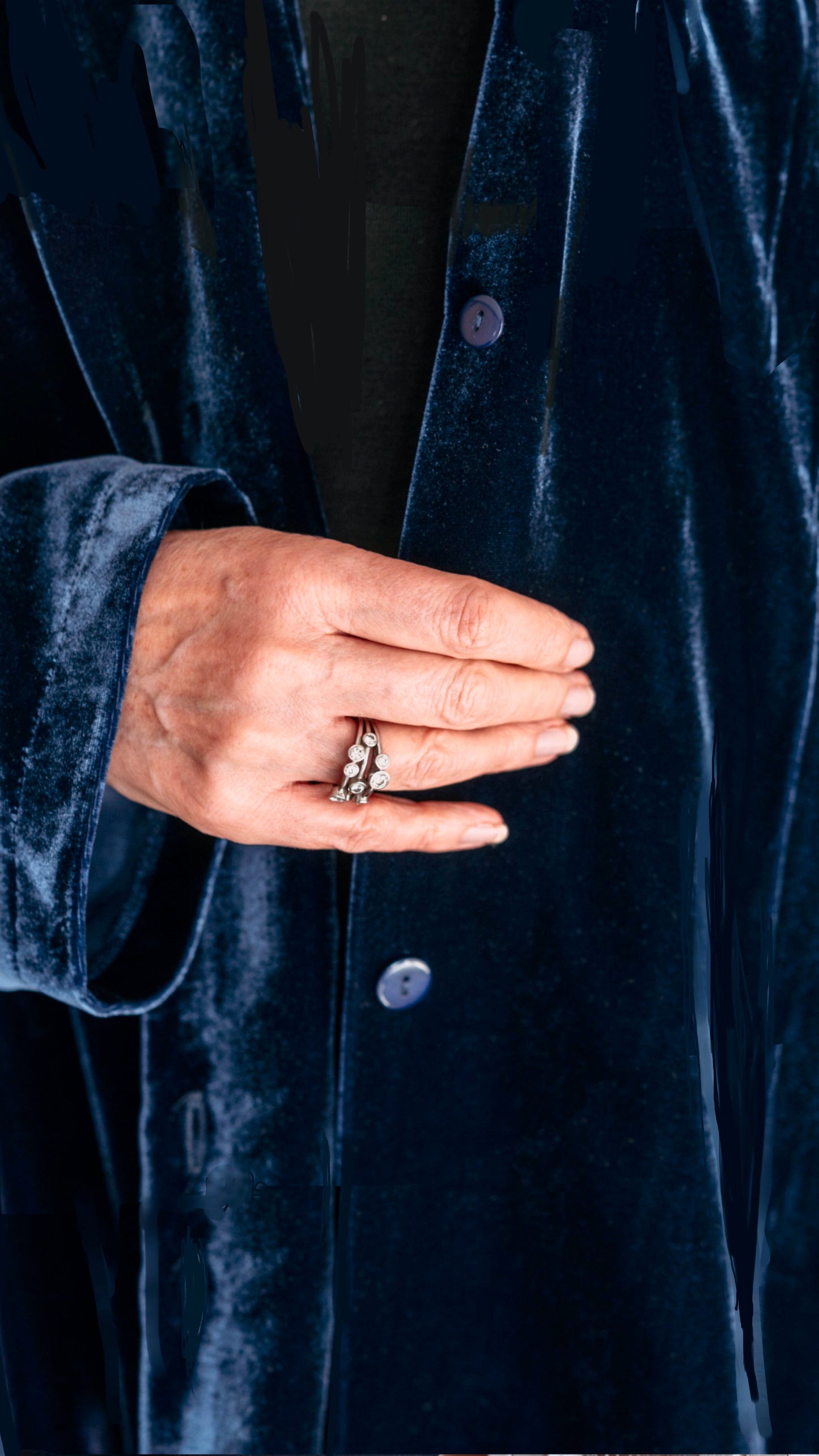 Q-THE SOHO OVERSIZED SHIRT IN BLUE VELVET