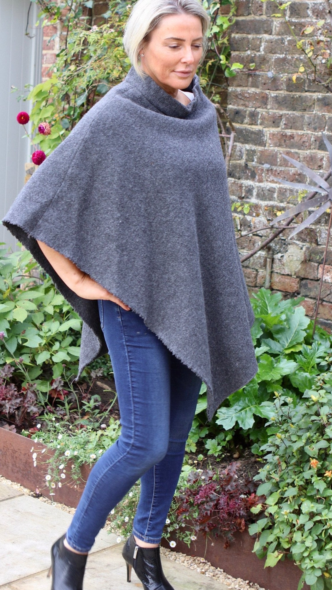 G-THE TATE PONCHO IN VOLCANIC ASH WOOL