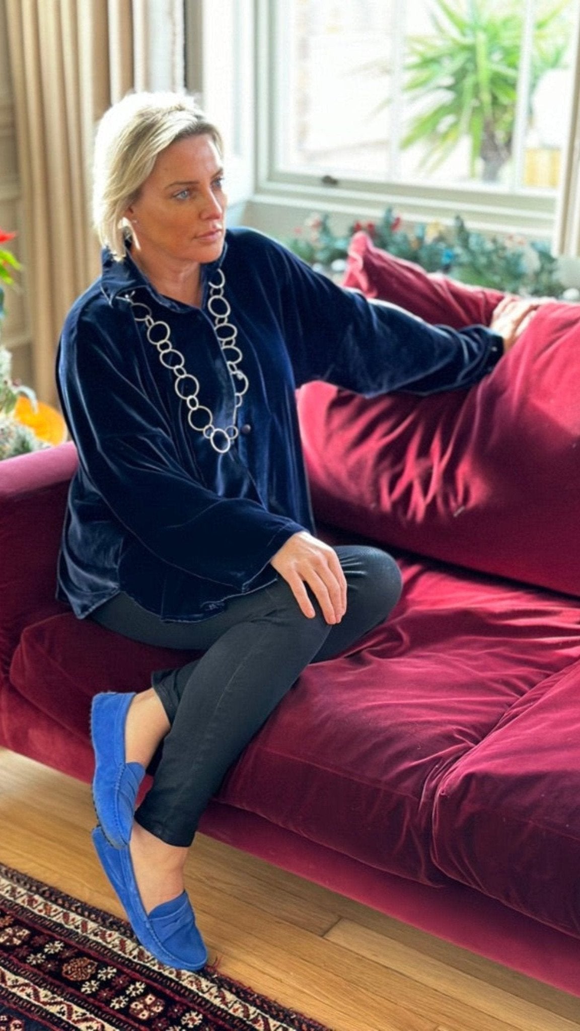 Q-THE SOHO OVERSIZED SHIRT IN BLUE VELVET