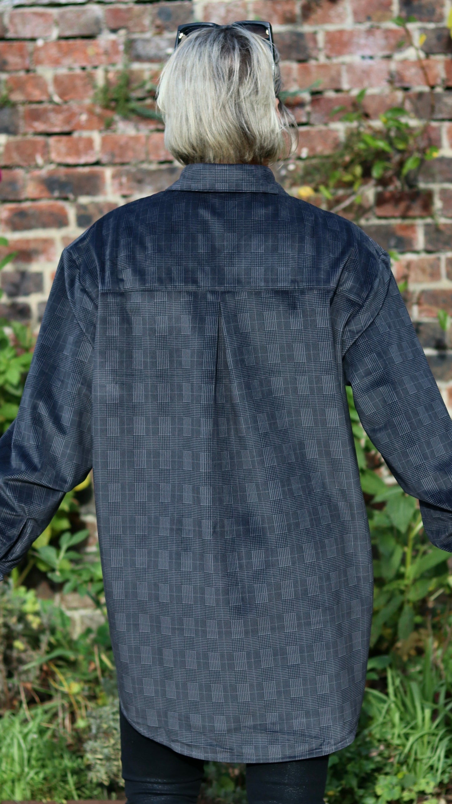 F-THE KENSINGTON OVERSIZED SHIRT IN GREY PRINCE OF WALES CHECK VELVET