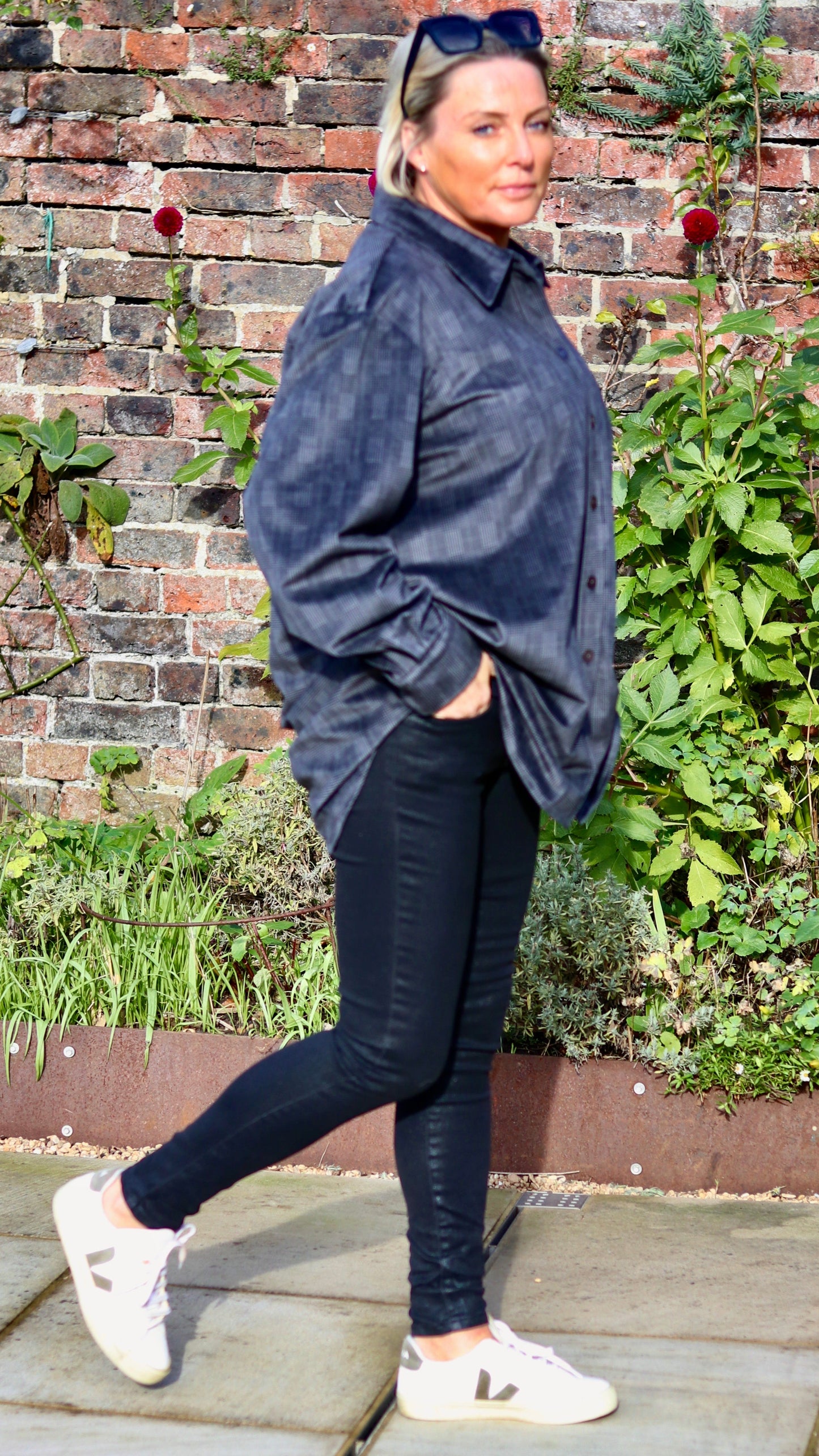 F-THE KENSINGTON OVERSIZED SHIRT IN GREY PRINCE OF WALES CHECK VELVET