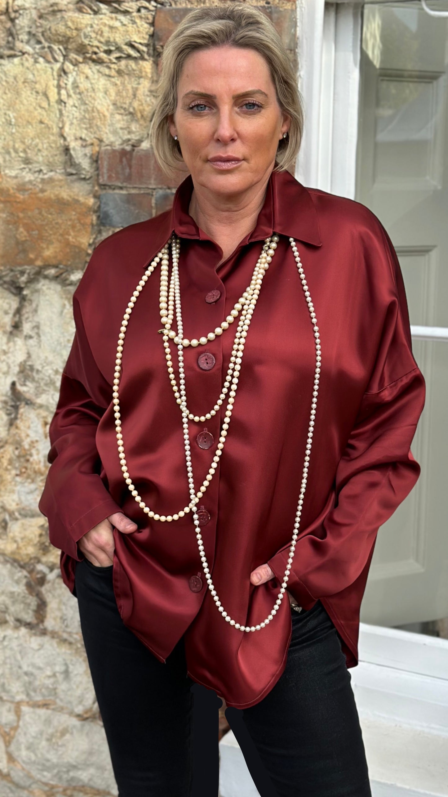 R-THE SOHO OVERSIZED SHIRT IN WINE SATIN