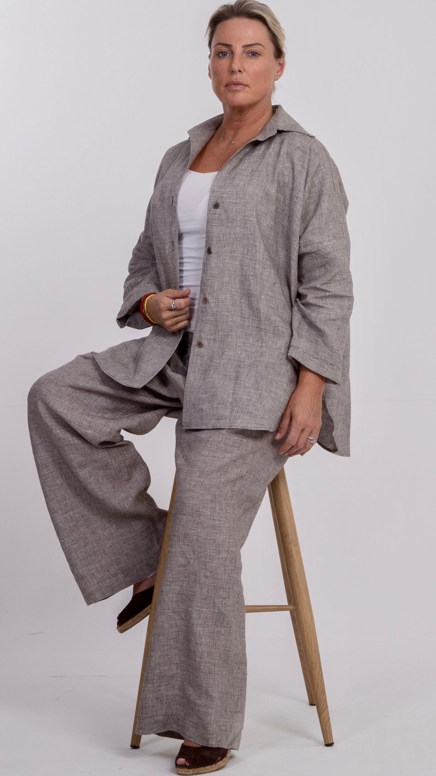 THE SOHO LINEN ENSEMBLE - COFFEE AND IVORY CHECK