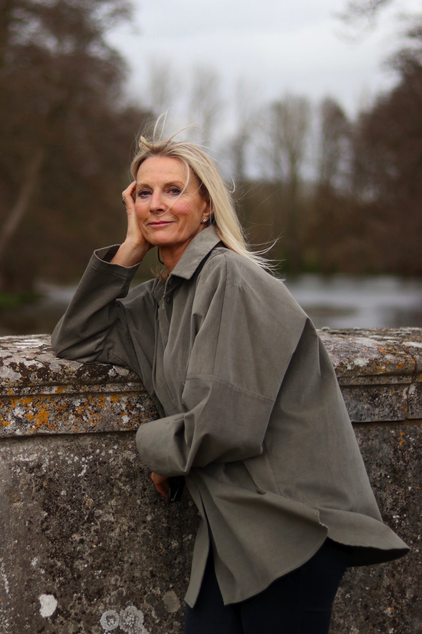 B - THE KNOLE OVERSIZED SHIRT IN KHAKI GREEN